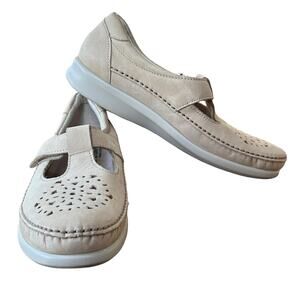 SAS Shoe Womens Size 7.5 Slim Cream Leather Roamer Loafer Slip on Shoe Sandal